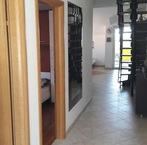 Apartman Away From - Pasman